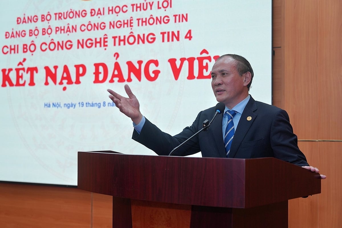 GS.TS Nguyễn Trung Việt, Phó Bí thư Đảng ủy, Hiệu trưởng Trường Đại học Thủy lợi. Ảnh: Bảo Thắng.