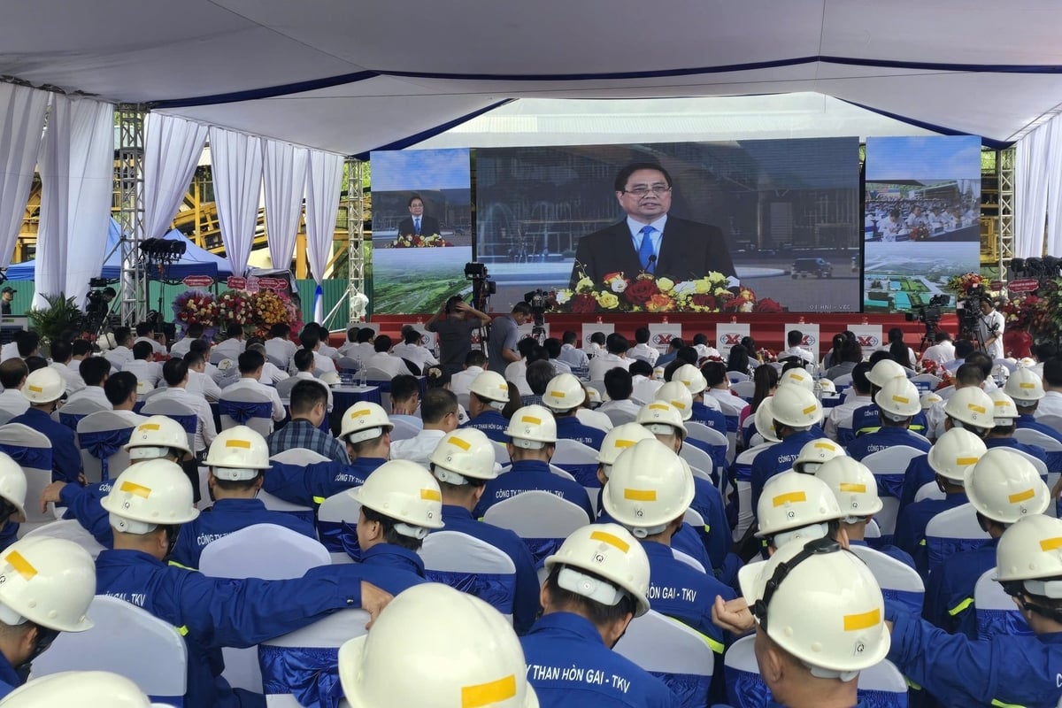 Lễ Khởi công dự án khai thác hầm lò phần mở rộng Hà Ráng được tỉnh Quảng Ninh chọn là điểm cầu kết nối trực tuyến với các điểm cầu ở cả 3 miền Bắc Trung Nam. Ảnh: Cường Vũ. Lễ Khởi công dự án khai thác hầm lò phần mở rộng Hà Ráng được tỉnh Quảng Ninh chọn là điểm cầu kết nối trực tuyến với các điểm cầu ở cả 3 miền Bắc Trung Nam. Ảnh: Cường Vũ.