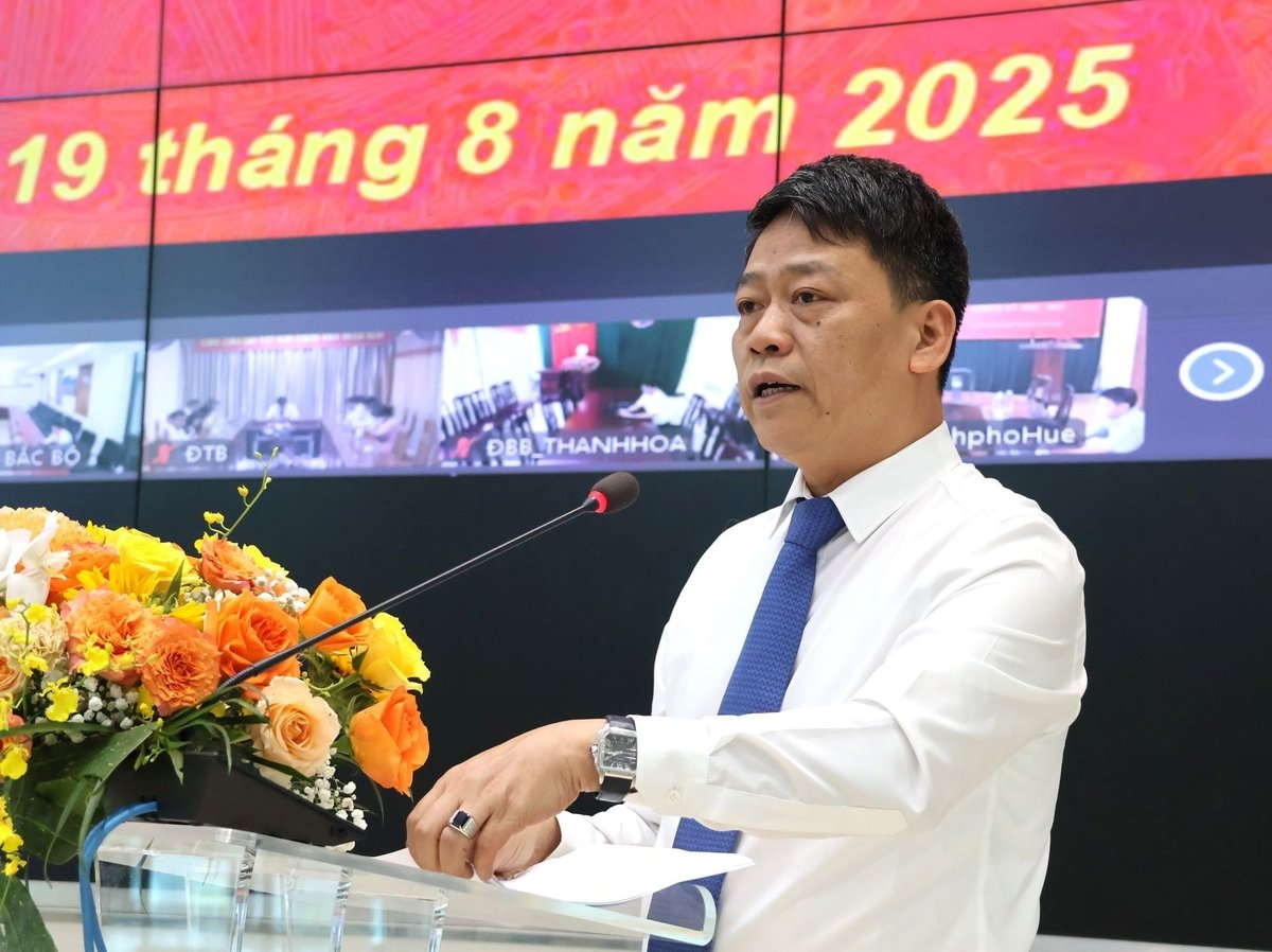 Ông Nguyễn Thượng Hiền, Cục trưởng Cục Khí tượng Thủy văn chia sẻ về công tác thi đua khen thưởng tại đơn vị. Ảnh: Trung Nguyên. 