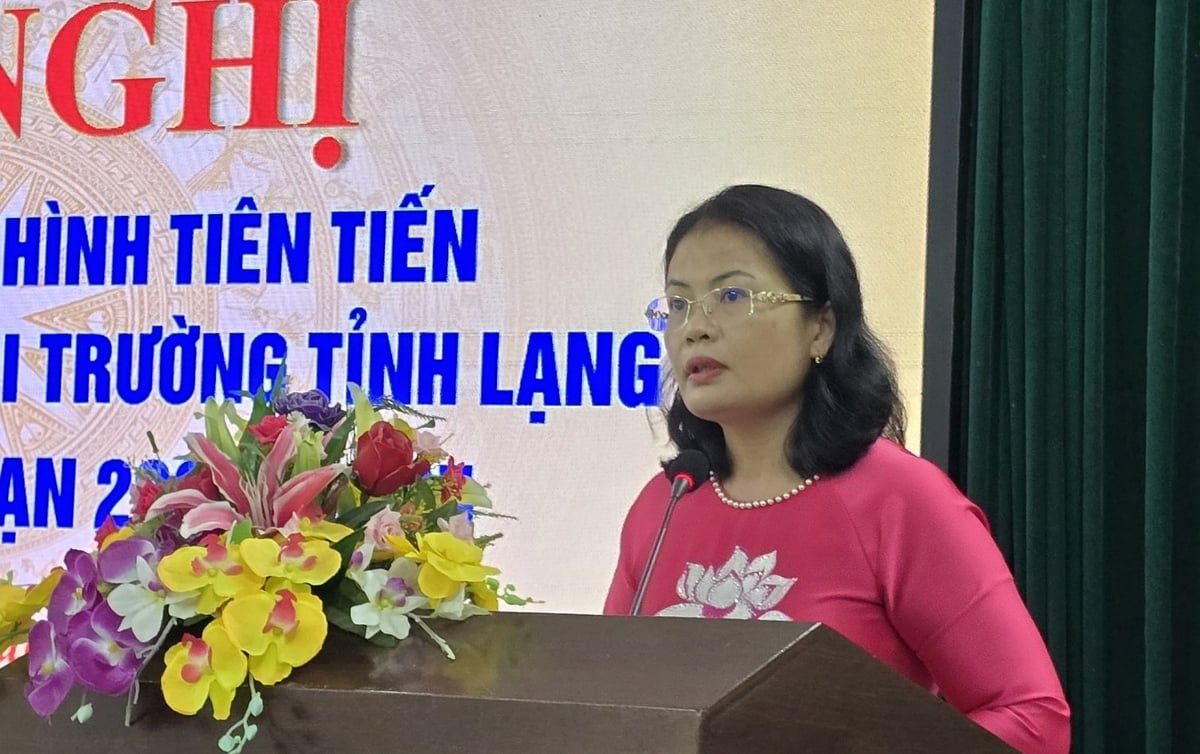 Phó Giám đốc Sở NN-MT Đinh Thị Thu phát động thi đua giai đoạn 2025-2030. Ảnh: Hoàng Nghĩa. Phó Giám đốc Sở NN-MT Đinh Thị Thu phát động thi đua giai đoạn 2025-2030. Ảnh: Hoàng Nghĩa.