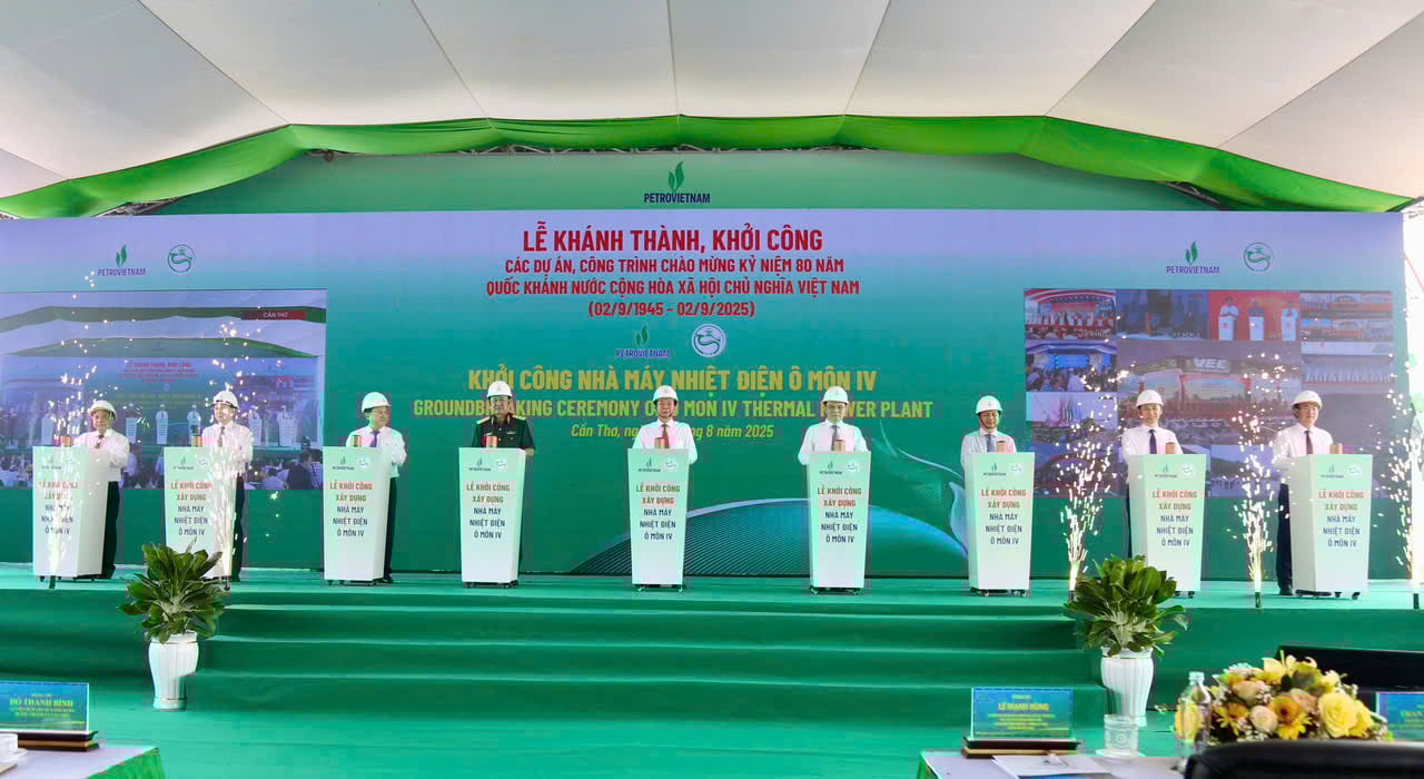 Nhấn nút khởi công xây dựng Nhà máy Nhiệt điện Ô Môn IV. Ảnh: LH. Nhấn nút khởi công xây dựng Nhà máy Nhiệt điện Ô Môn IV. Ảnh: LH.
