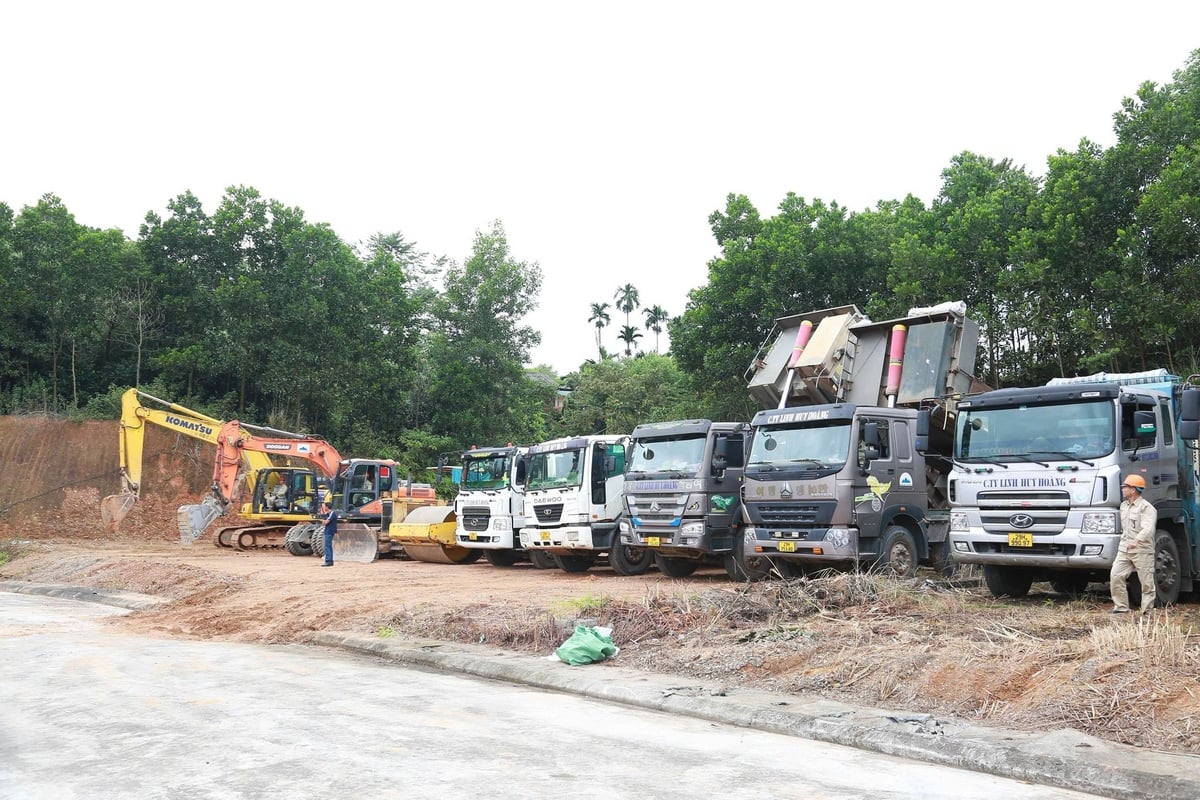 Khu tái định cư thôn Nước Mát (phường Âu Lâu) là một trong 26 khu tái định cư phục vụ dự án, có diện tích 3,4ha, gồm 69 lô đất. Ảnh: Thanh Ngà. Khu tái định cư thôn Nước Mát (phường Âu Lâu) là một trong 26 khu tái định cư phục vụ dự án, có diện tích 3,4ha, gồm 69 lô đất. Ảnh: Thanh Ngà.