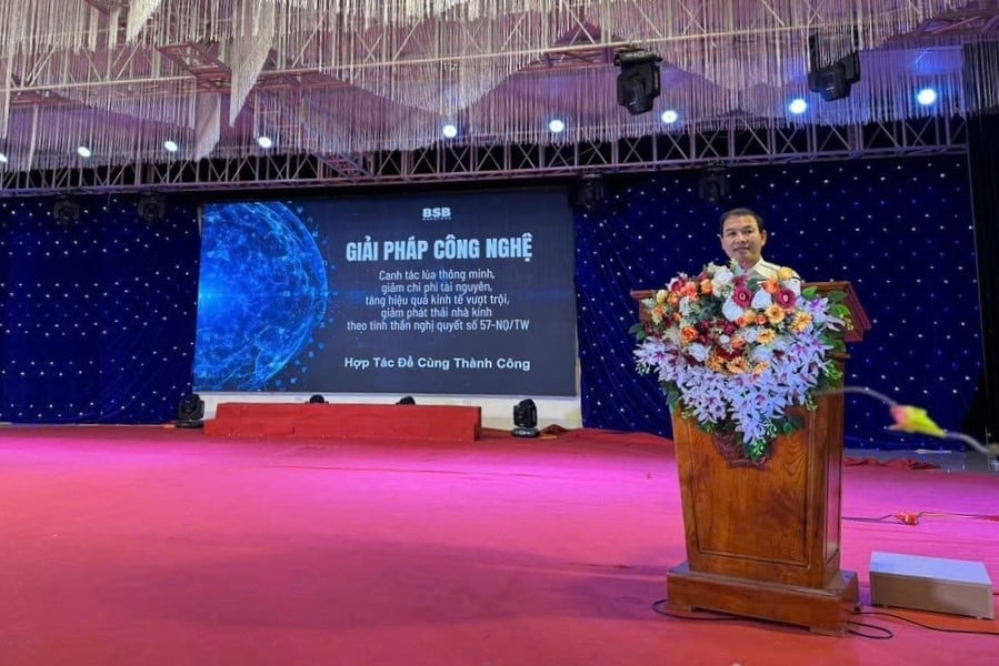Giải pháp công nghệ dành cho canh tác lúa hiệu quả cao được TS. Nguyễn Việt Hùng chia sẻ với Hội nghị Tổng kết canh tác lúa tại Điện Biên ngày 16/5/2025.