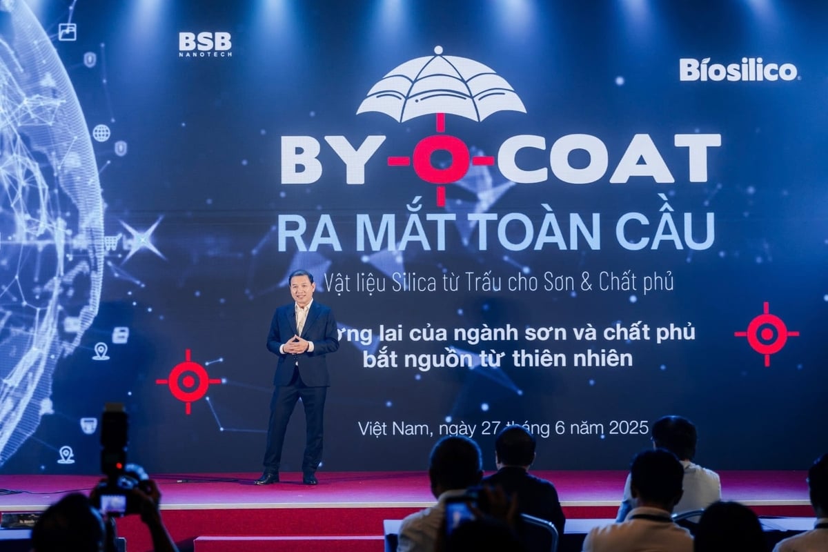 TS. Nguyễn Việt Hùng phát biểu trong lễ công bố toàn cầu giỏ sản phẩm BY-O-COAT dành cho ngành sơn và chất phủ của BSB Nanotech vào ngày 27/6/2025.