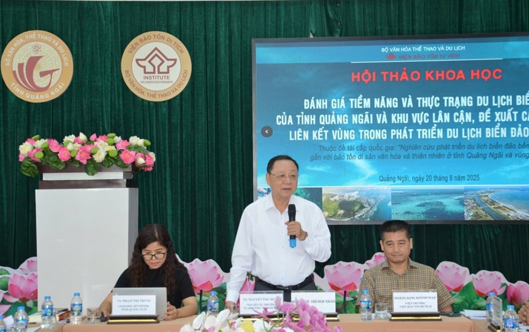 Hội thảo khoa học về phát triển du lịch biển đảo Quảng Ngãi đề cao việc nghiên cứu, đánh giá kỹ lưỡng và đề xuất giải pháp chiến lược từ các chuyên gia, nhà khoa học, nhà quản lý... Ảnh: Võ Hà.