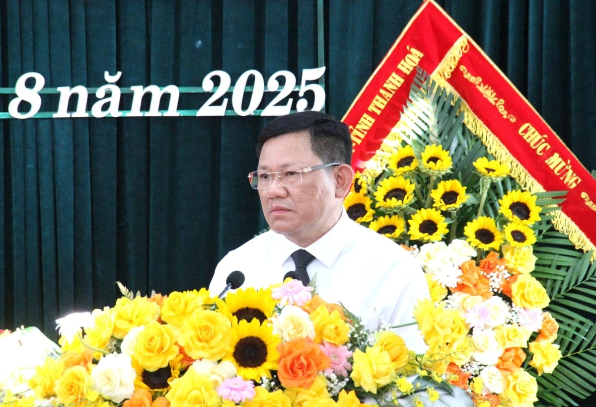 Theo ông Nguyễn Văn Thi, Phó Chủ tịch UBND tỉnh Thanh Hóa, trong giai đoạn mới, phường Nghi Sơn cần tận dụng tối đa lợi thế, nguồn lực để phát triển nhanh, bền vững. Ảnh: Trung Quân.