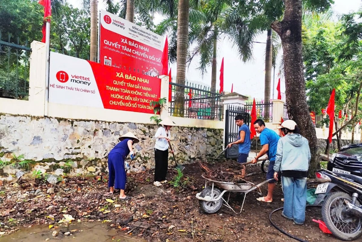 Người dân xã Bảo Nhai, tỉnh Lào Cai vệ sinh môi trường chào mừng Quốc khánh 2/9. Ảnh: Xuân Cường. Người dân xã Bảo Nhai, tỉnh Lào Cai vệ sinh môi trường chào mừng Quốc khánh 2/9. Ảnh: Xuân Cường.