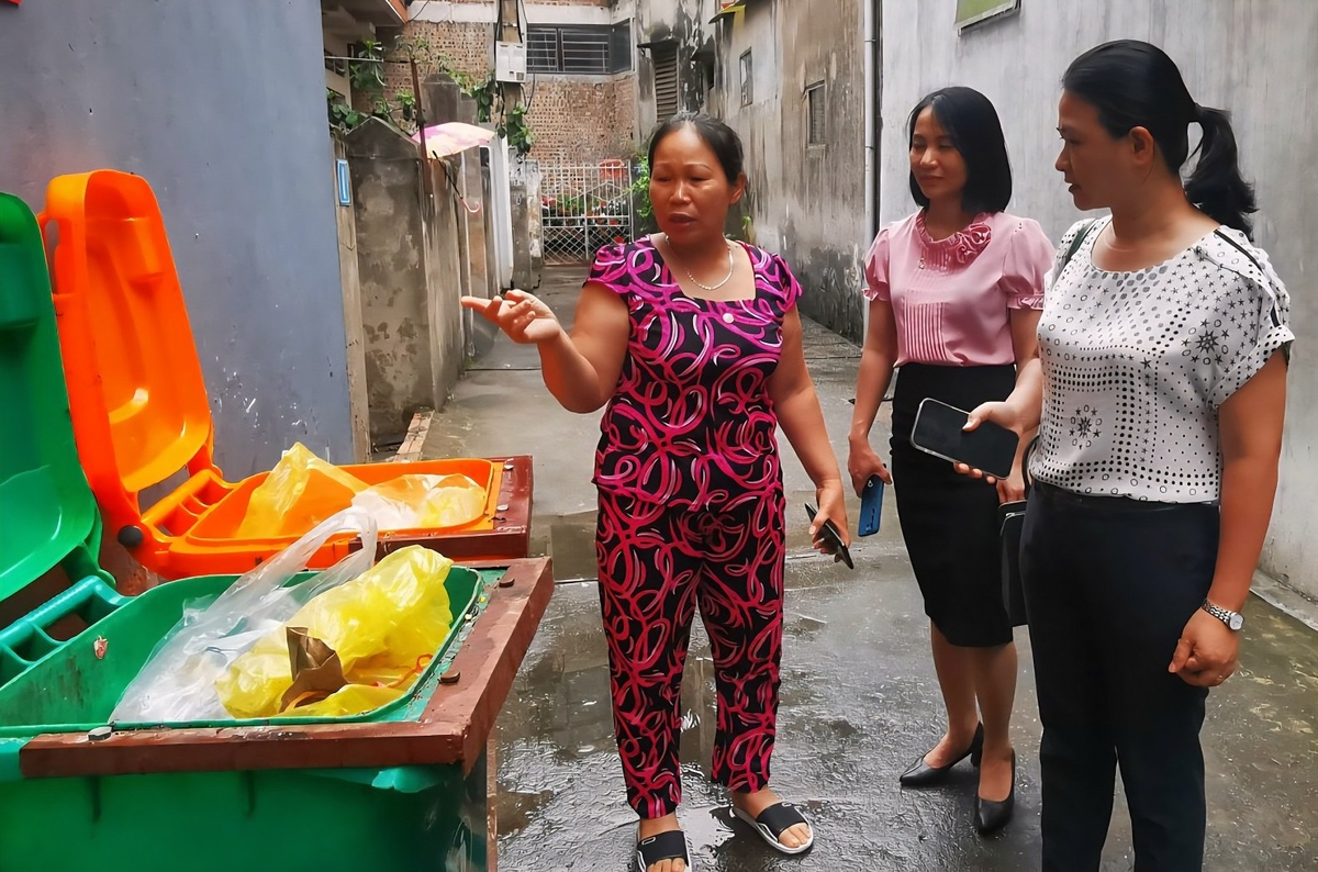 Lạng Sơn đề nghị các địa phương kiểm tra, giám sát, xử phạt hành chính đối với các hộ gia đình, cá nhân cố tình không phân loại CTRSH. Ảnh: Hoàng Nghĩa.