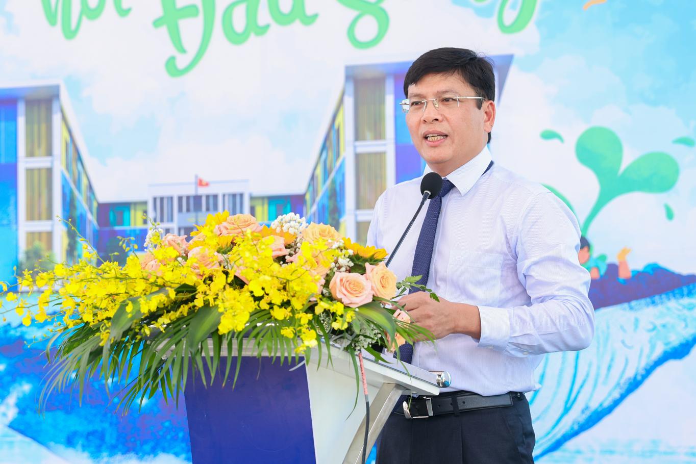 Ông Mai Văn Hà, Giám đốc Công ty CP Thép Hòa Phát Dung Quất cho biết, mong muốn mang đến cho thế hệ tương lai một môi trường học tập chất lượng cao. Ảnh: HP.