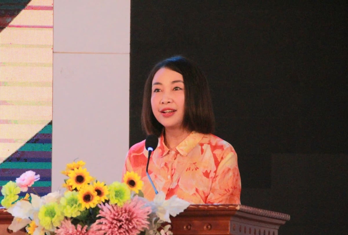 Bà Nguyễn Thị Quyên – Phó Cục trưởng Cục Việc làm chia sẻ tại Hội nghị. Ảnh: Hoàng Phong. Bà Nguyễn Thị Quyên – Phó Cục trưởng Cục Việc làm chia sẻ tại Hội nghị. Ảnh: Hoàng Phong.