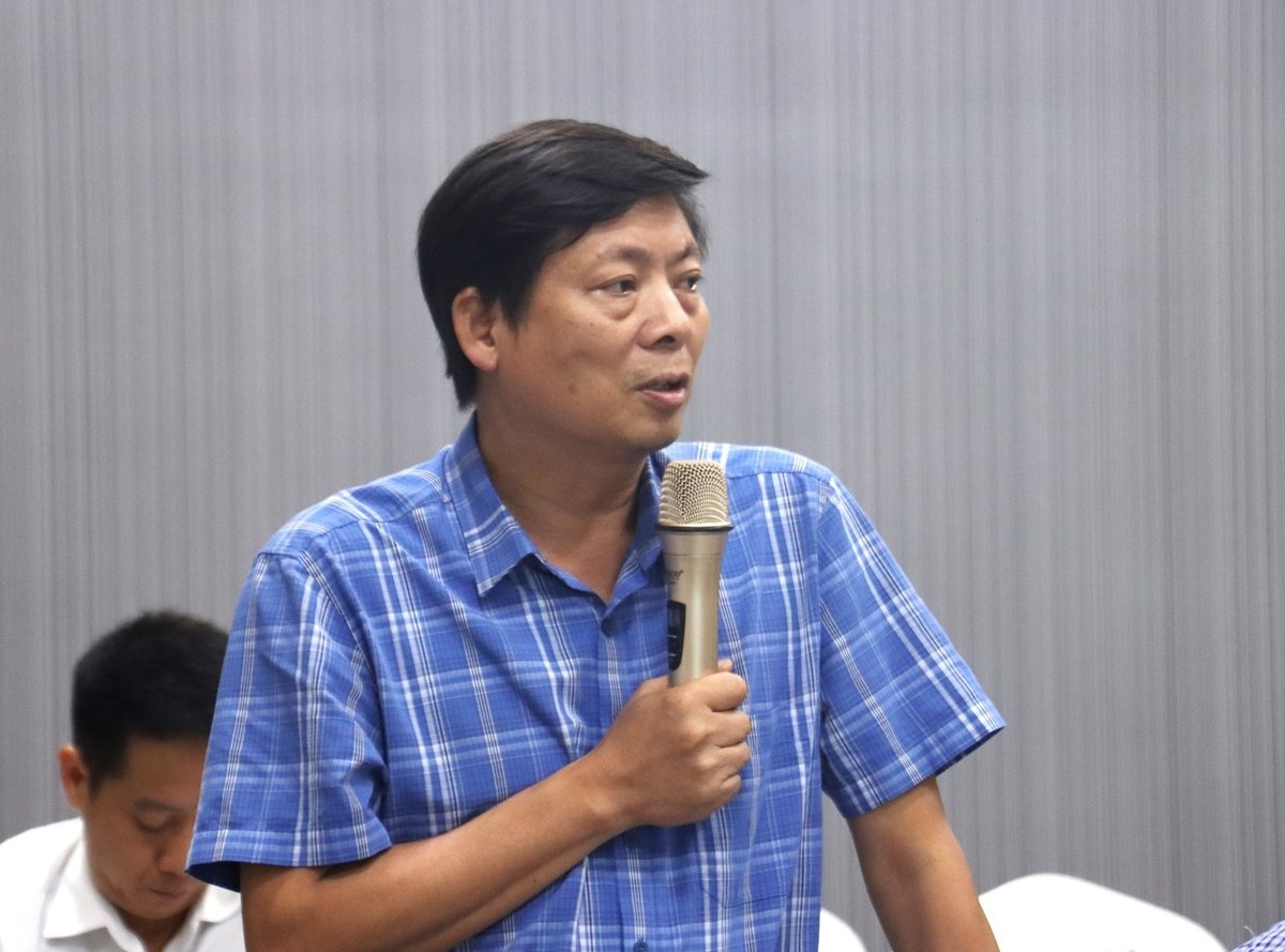 TS Mai Văn Trịnh, Viện trưởng Viện Môi trường Nông nghiệp góp ý tại hội thảo. Ảnh: Hoàng Hiền.