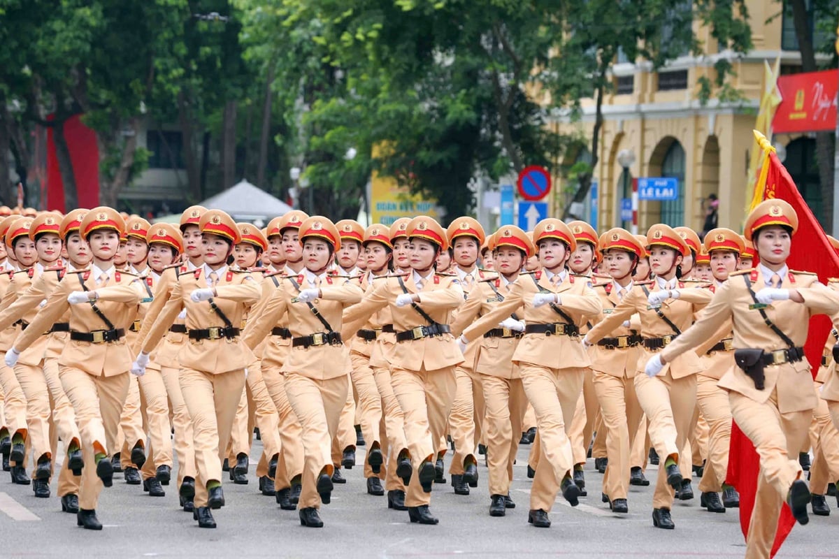 Hà Nội chỉ đạo công tác chuẩn bị nhằm đảm bảo điều kiện tốt nhất phục vụ người dân và du khách theo dõi chuỗi hoạt động kỷ niệm 80 năm Cách mạng Tháng Tám và Quốc khánh 2/9. Hà Nội chỉ đạo công tác chuẩn bị nhằm đảm bảo điều kiện tốt nhất phục vụ người dân và du khách theo dõi chuỗi hoạt động kỷ niệm 80 năm Cách mạng Tháng Tám và Quốc khánh 2/9.