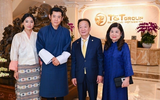 Quốc vương Bhutan cùng Hoàng hậu đến thăm Tập đoàn T&T Group.