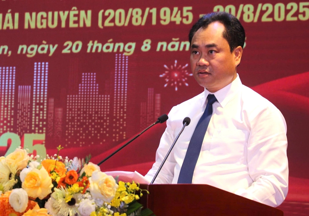 Ủy viên Dự khuyết BCH Trung ương Đảng - Bí thư Tỉnh ủy Thái Nguyên Trịnh Việt Hùng phát biểu tại lễ kỷ niệm. Ảnh: Quang Linh.