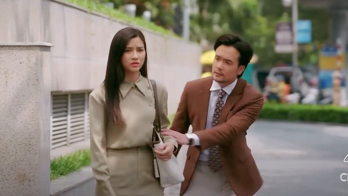 Nhưng bị Oanh đổ lỗi vì anh khiến cô gặp rắc rối. Ảnh CMH Nhưng bị Oanh đổ lỗi vì anh khiến cô gặp rắc rối. Ảnh CMH