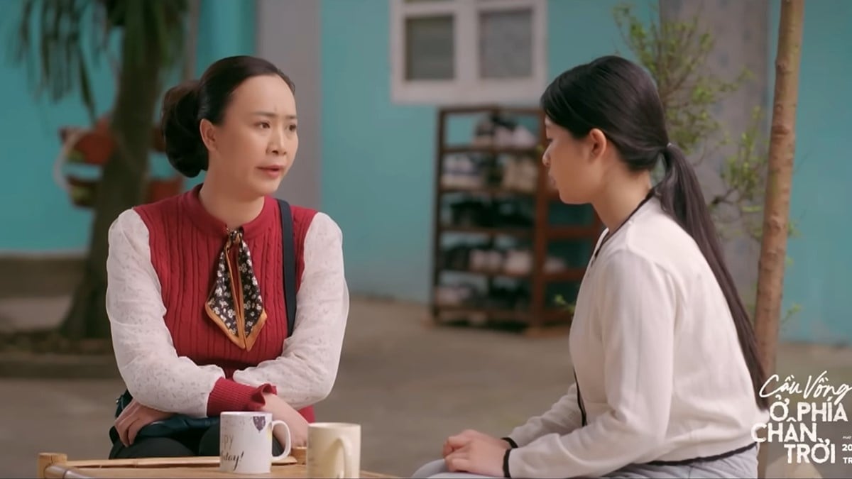 Chị Ngà khuyên bạn của Uyên tập trung học, không nên yêu đương. Ảnh CMH Chị Ngà khuyên bạn của Uyên tập trung học, không nên yêu đương. Ảnh CMH