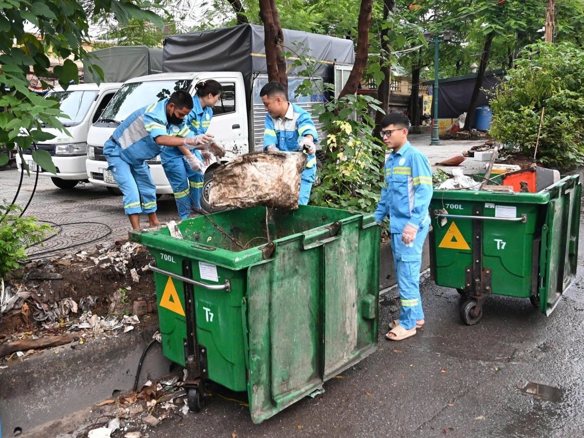 Các tuyến phố trung tâm, khu vực diễn ra diễu binh, diễu hành và những điểm vui chơi tập trung đông người được dọn dẹp sạch sẽ. Ảnh: Ngọc Hiệp. Các tuyến phố trung tâm, khu vực diễn ra diễu binh, diễu hành và những điểm vui chơi tập trung đông người được dọn dẹp sạch sẽ. Ảnh: Ngọc Hiệp.