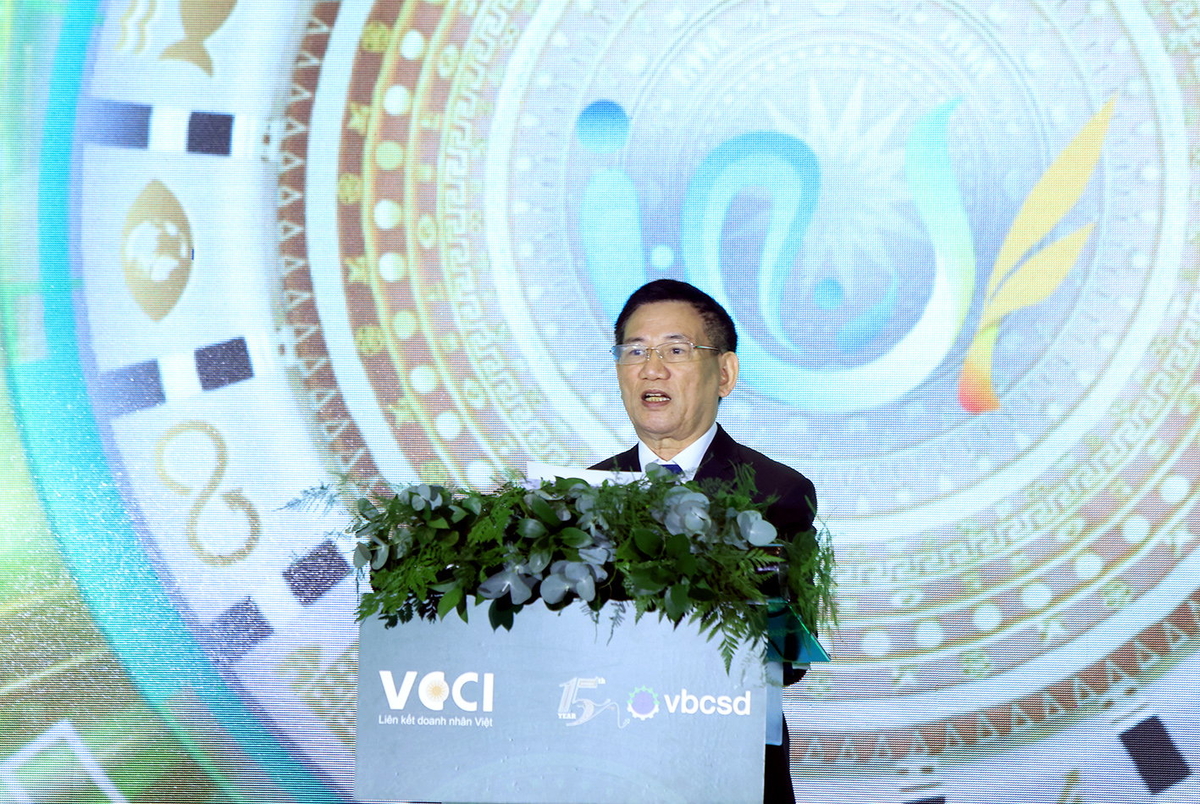 Phó Thủ tướng Chính phủ Hồ Đức Phớc, Chủ tịch Hội đồng Quốc gia về Phát triển bền vững phát biểu chỉ đạo tại Diễn đàn. Ảnh: Phạm Oanh.
