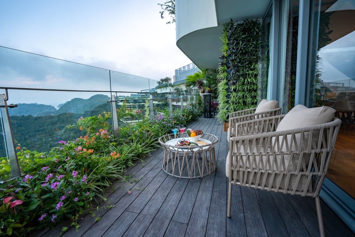 Căn hộ sở hữu dài hạn với ban công phủ xanh, gia tăng giá trị cho thuê tại Flamingo Cát Bà Resorts. Ảnh: CĐT.