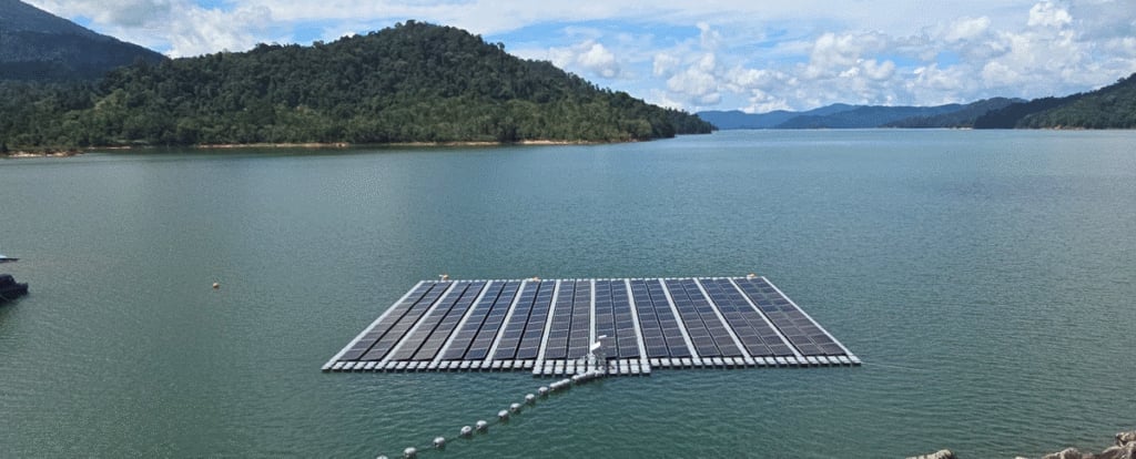 Dự án mang tên Seysun Lagoon Floating PV, có công suất 5,8 MWp, sẽ được xây dựng tại đầm phá Providence trên đảo Mahé. Ảnh: Tenaga Nasional Berhad. Dự án mang tên Seysun Lagoon Floating PV, có công suất 5,8 MWp, sẽ được xây dựng tại đầm phá Providence trên đảo Mahé. Ảnh: Tenaga Nasional Berhad.