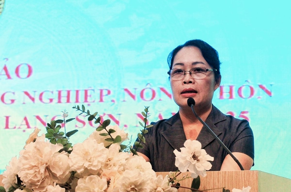 Bà Phương Thị Hương Lan thông tin, 1.646 Tổ công nghệ số cộng đồng ở Lạng Sơn đã tích cực hướng dẫn nông dân sử dụng mạng xã hội để quảng bá sản phẩm. Ảnh: Văn Tính.