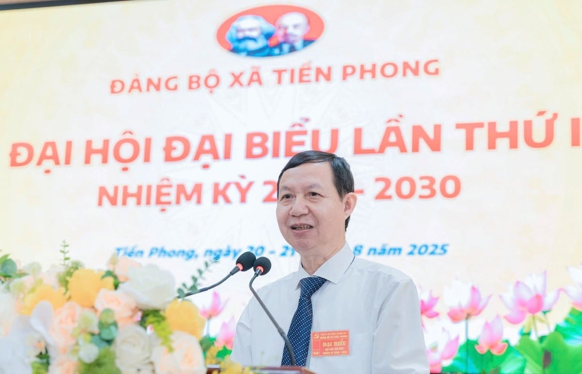 Đồng chí Sầm Văn Duyệt được chỉ định giữ chức Bí thư Đảng ủy xã Tiền Phong phát biểu tại Đại hội. Ảnh: Phạm Tuân.