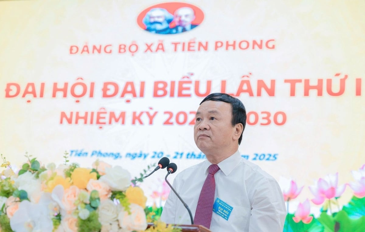 Đồng chí Nguyễn Văn Hải, Phó Trưởng Ban Nội chính Tỉnh ủy phát biểu chỉ đại tại Đại hội đại biểu Đảng bộ xã Tiền Phong. Ảnh: Phạm Tuân.