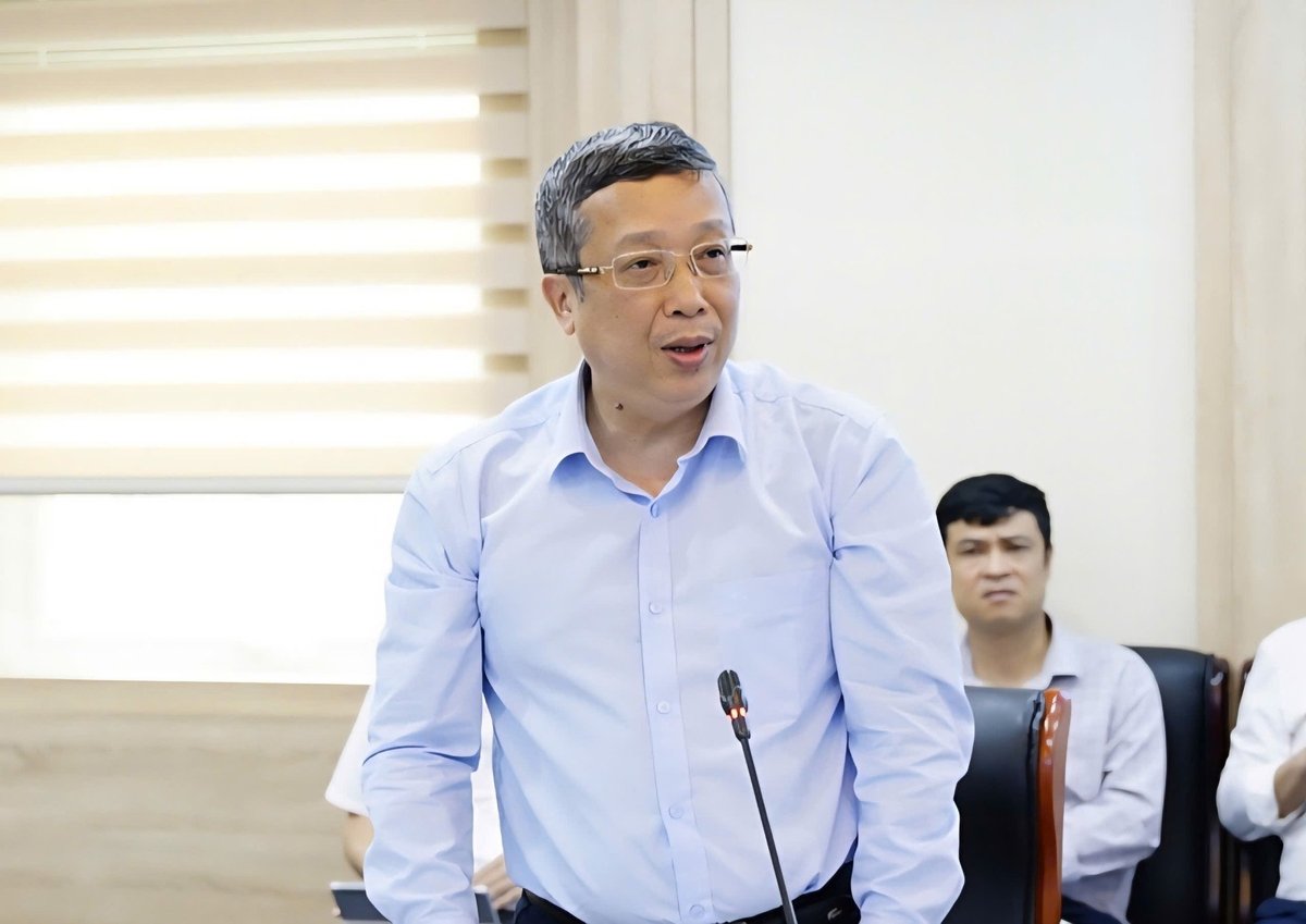 Thứ trưởng Hoàng Trung yêu cầu xây dựng cơ sở dữ liệu hợp tác quốc tế thống nhất, có khả năng kết nối, chia sẻ giữa các đơn vị trong Bộ để nâng cao hiệu quả công việc. Ảnh: Linh Linh. Thứ trưởng Hoàng Trung yêu cầu xây dựng cơ sở dữ liệu hợp tác quốc tế thống nhất, có khả năng kết nối, chia sẻ giữa các đơn vị trong Bộ để nâng cao hiệu quả công việc. Ảnh: Linh Linh.