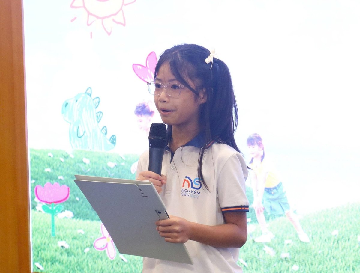 Em Lê Phạm Anh Thư, học sinh lớp 5CI2, Trường Tiểu học Nguyễn Siêu chia sẻ về ý nghĩa của cuộc thi. Ảnh: Nguyễn Thủy. Em Lê Phạm Anh Thư, học sinh lớp 5CI2, Trường Tiểu học Nguyễn Siêu chia sẻ về ý nghĩa của cuộc thi. Ảnh: Nguyễn Thủy.