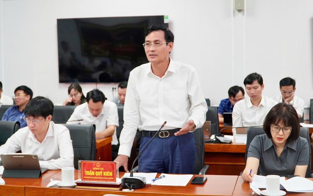 Thứ trưởng Trần Quý Kiên cho biết, Bộ Nông nghiệp và Môi trường sẽ cử cán bộ hỗ trợ, giải quyết khó khăn, vướng mắc cho địa phương. Ảnh: Khánh Trang.