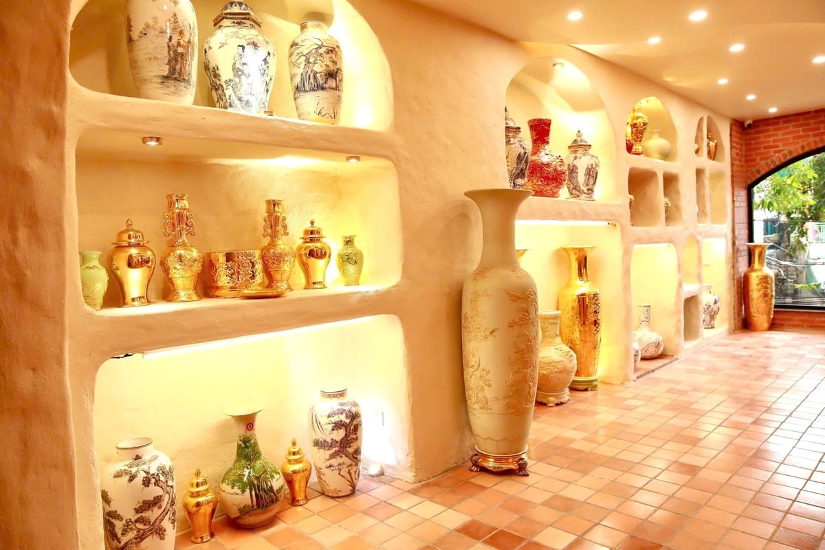 Những sản phẩm gốm sứ độc đáo tại Không gian Văn hóa Di sản Gốm sứ Nason. Ảnh: Đồng Thái. Những sản phẩm gốm sứ độc đáo tại Không gian Văn hóa Di sản Gốm sứ Nason. Ảnh: Đồng Thái.