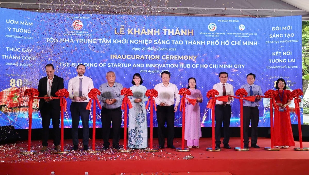 Tòa nhà Trung tâm Khởi nghiệp Sáng tạo (SIHUB) chính thức khánh thành tại số 123 Trương Định, phường Xuân Hòa. Ảnh: Lưu Niệm. Tòa nhà Trung tâm Khởi nghiệp Sáng tạo (SIHUB) chính thức khánh thành tại số 123 Trương Định, phường Xuân Hòa. Ảnh: Lưu Niệm.