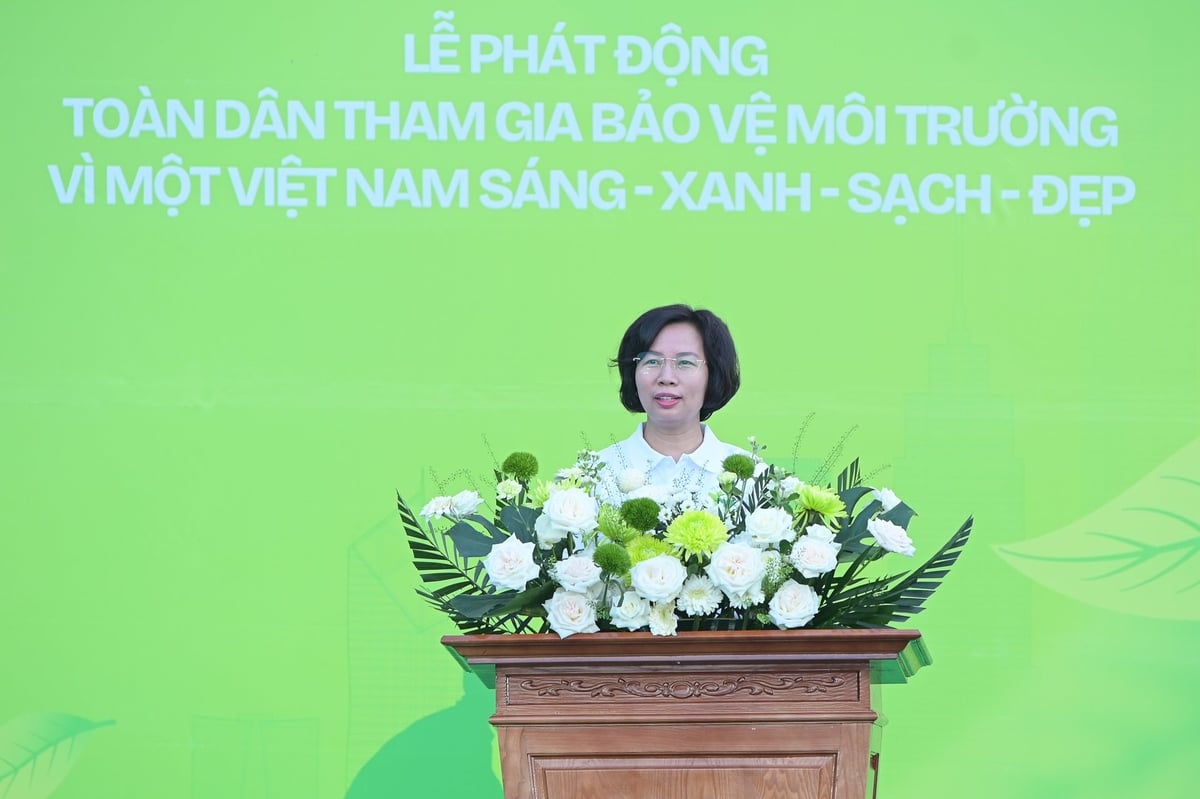 Bà Bùi Huyền Mai, Phó Chủ tịch thường trực Ủy ban Mặt trận Tổ quốc TP. Hà Nội phát biểu tại lễ phát động. Ảnh: Tùng Đinh. Bà Bùi Huyền Mai, Phó Chủ tịch thường trực Ủy ban Mặt trận Tổ quốc TP. Hà Nội phát biểu tại lễ phát động. Ảnh: Tùng Đinh.