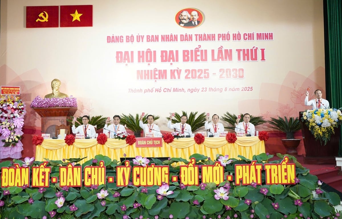 Đại hội đại biểu Đảng bộ UBND TP.HCM lần thứ I chính thức diễn ra sáng 23/8. Ảnh: Đảng bộ UBND TP.HCM. Đại hội đại biểu Đảng bộ UBND TP.HCM lần thứ I chính thức diễn ra sáng 23/8. Ảnh: Đảng bộ UBND TP.HCM.
