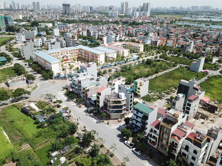 Bộ Nông nghiệp và Môi trường công bố thủ tục hành chính, phát hành sổ tay hướng dẫn, tổ chức tập huấn, cử cán bộ trực tiếp về cơ sở, ban hành nhiều văn bản giải đáp vướng mắc nhằm hỗ trợ địa phương trong lĩnh vực đất đai. Ảnh: Tuệ Văn. Bộ Nông nghiệp và Môi trường công bố thủ tục hành chính, phát hành sổ tay hướng dẫn, tổ chức tập huấn, cử cán bộ trực tiếp về cơ sở, ban hành nhiều văn bản giải đáp vướng mắc nhằm hỗ trợ địa phương trong lĩnh vực đất đai. Ảnh: Tuệ Văn.