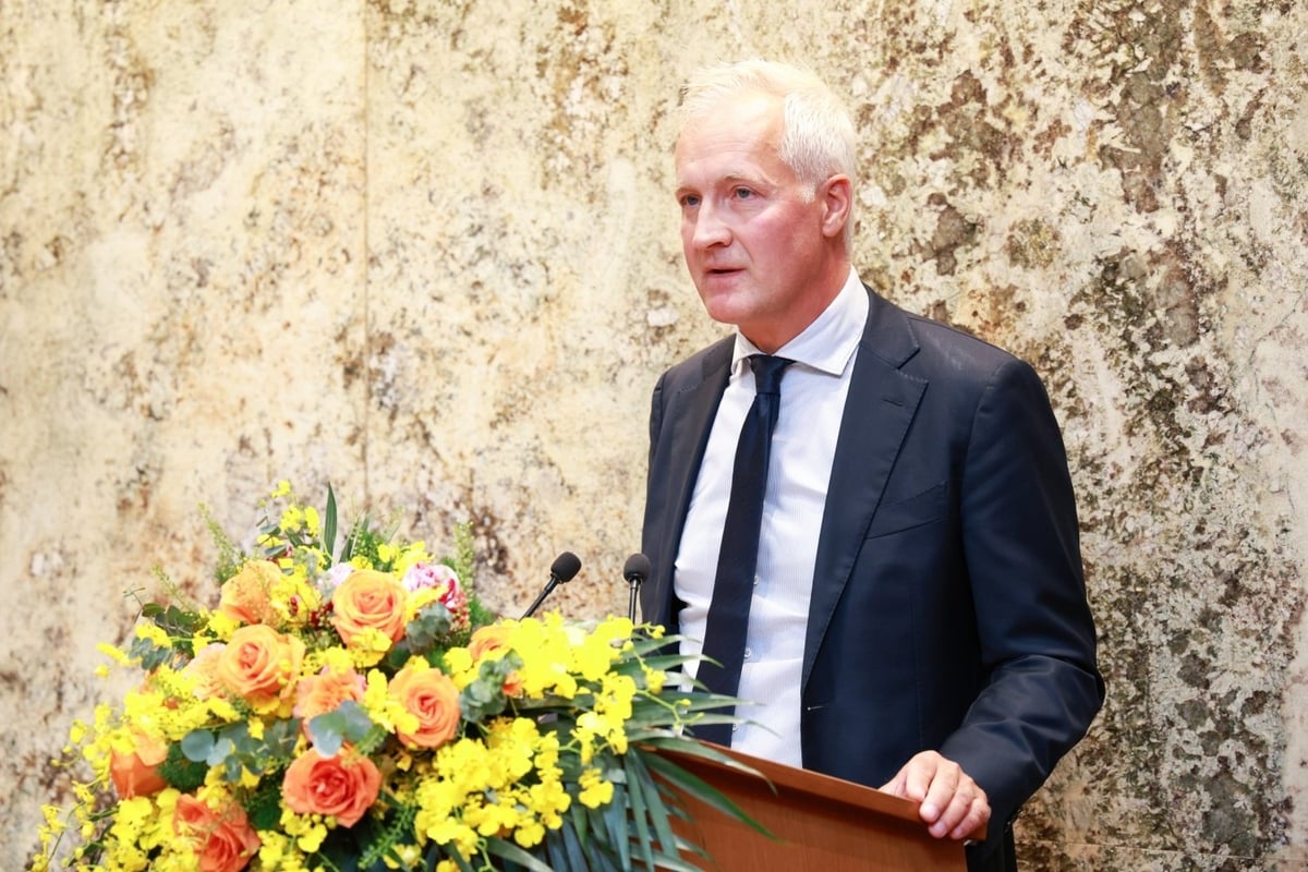 Ông Robert Helms, Thành viên HĐQT CIP: Sự hợp tác giữa Petrovietnam và CIP sẽ đặt nền móng cho nhiều dự án điện gió ngoài khơi tiếp theo. Ảnh: Petrovietnam. Ông Robert Helms, Thành viên HĐQT CIP: Sự hợp tác giữa Petrovietnam và CIP sẽ đặt nền móng cho nhiều dự án điện gió ngoài khơi tiếp theo. Ảnh: Petrovietnam.