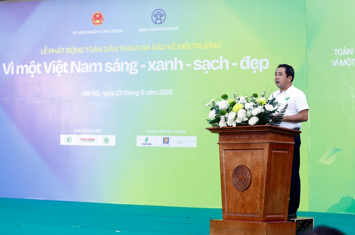 Bộ Nông nghiệp và Môi trường phối hợp với UBND thành phố Hà Nội tổ chức Lễ phát động Toàn dân tham gia bảo vệ môi trường vì một Việt Nam sáng - xanh - sạch - đẹp. Ảnh: Khương Trung. Bộ Nông nghiệp và Môi trường phối hợp với UBND thành phố Hà Nội tổ chức Lễ phát động Toàn dân tham gia bảo vệ môi trường vì một Việt Nam sáng - xanh - sạch - đẹp. Ảnh: Khương Trung.