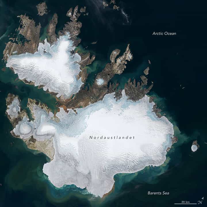 Nắng nóng kỷ lục ở Svalbard khiến 62 gigaton băng tan chảy, đẩy nhanh nguy cơ nước biển dâng toàn cầu. Ảnh: Snow Brains. Nắng nóng kỷ lục ở Svalbard khiến 62 gigaton băng tan chảy, đẩy nhanh nguy cơ nước biển dâng toàn cầu. Ảnh: Snow Brains.