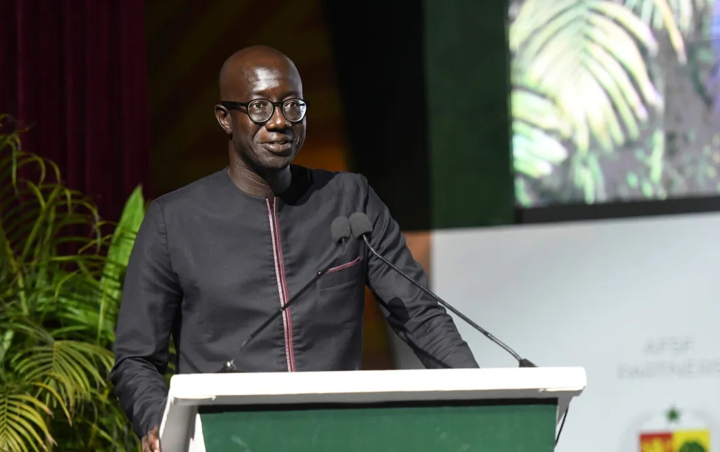 Ông Amath Pathe Sene, Tổng Giám đốc AFSF, công bố Senegal là nước chủ nhà đăng cai diễn đàn AFSF 2025. Ảnh: KBC.