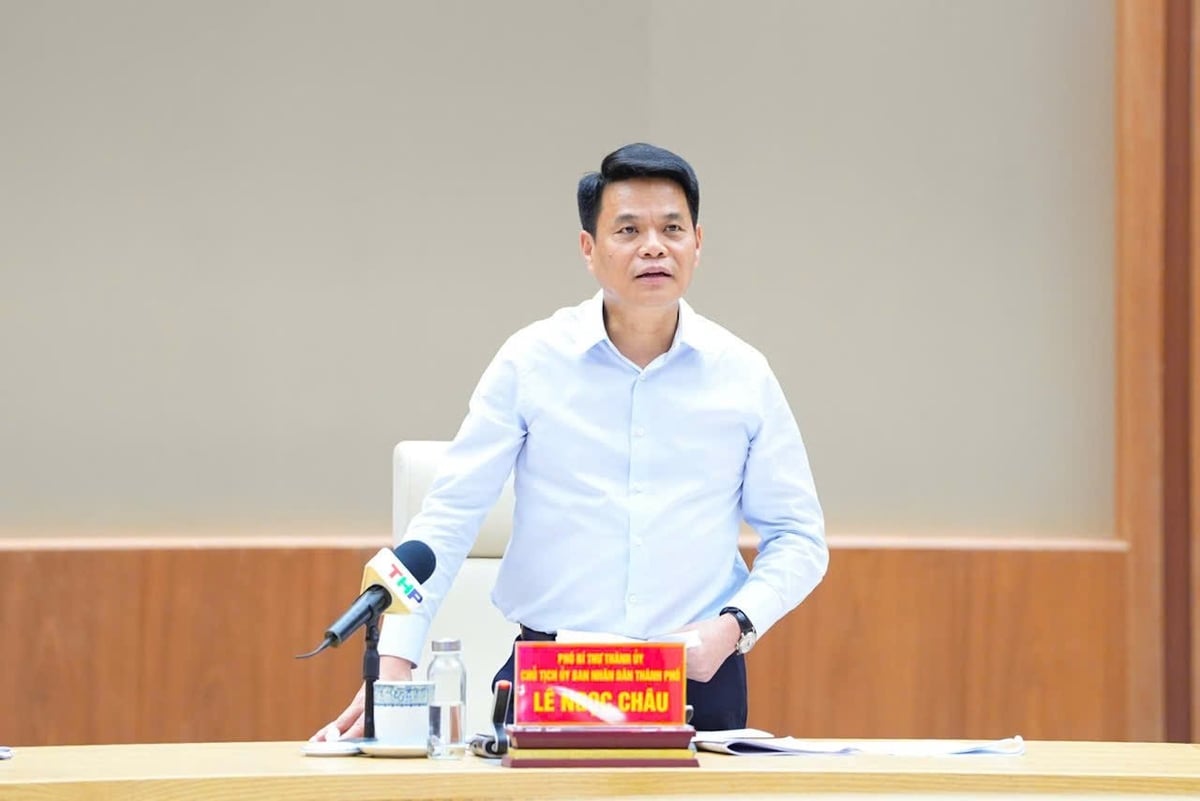 Chủ tịch UBND thành phố Hải Phòng, Lê Ngọc Châu yêu cầu các đơn vị tập trung tháo gỡ vướng mắc, đôn đốc đẩy nhanh tiến độ thực hiện công trình, dự án, tiếp tục duy trì tỷ lệ giải ngân của thành phố ở mức trên bình quân chung cả nước. Ảnh: Đàm Thanh. Chủ tịch UBND thành phố Hải Phòng, Lê Ngọc Châu yêu cầu các đơn vị tập trung tháo gỡ vướng mắc, đôn đốc đẩy nhanh tiến độ thực hiện công trình, dự án, tiếp tục duy trì tỷ lệ giải ngân của thành phố ở mức trên bình quân chung cả nước. Ảnh: Đàm Thanh.