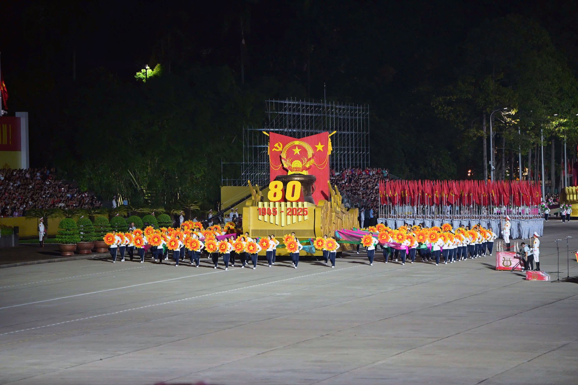 hang-van-nguoi-theo-doi-tong-hop-luyen-dieu-binh-dieu-hanh-lan-2-201442_42
