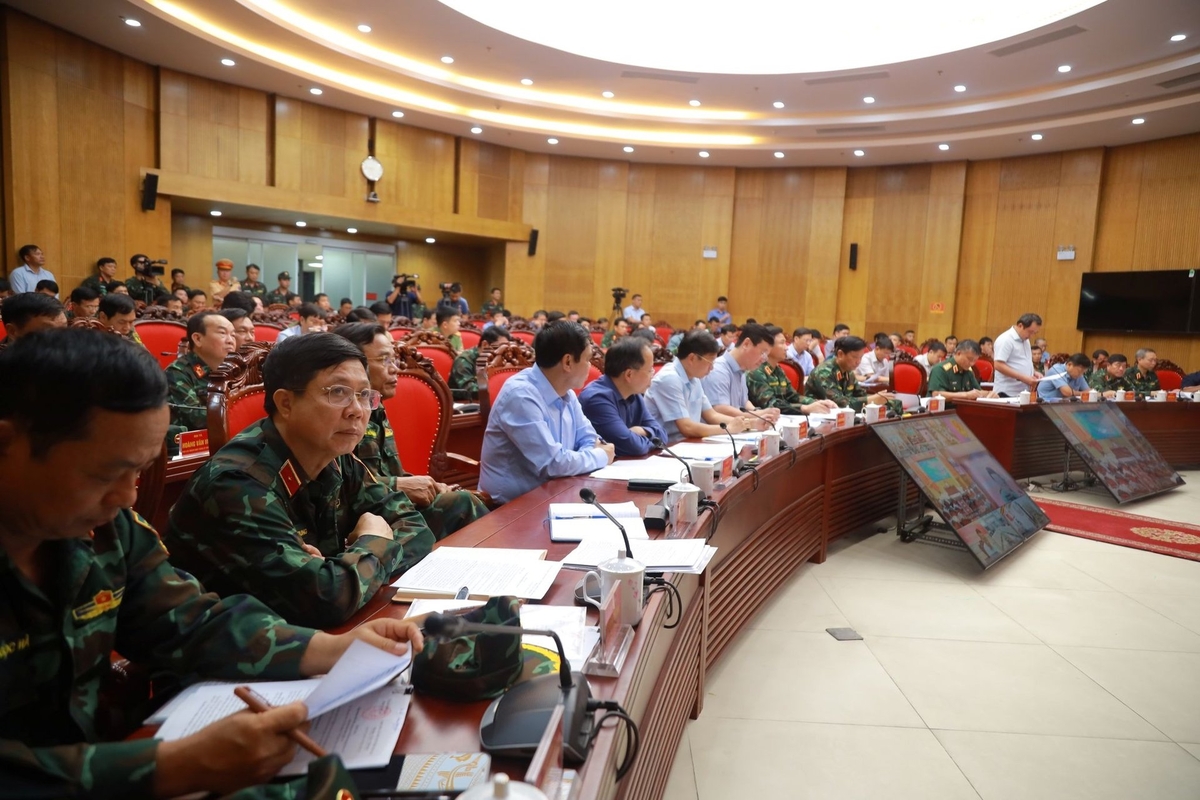 Đại diện các bộ ngành, địa phương tham dự cuộc họp do Thủ tướng Phạm Minh Chính chủ trì để ứng phó với cơn bão số 5. Ảnh: Ngọc Linh. Đại diện các bộ ngành, địa phương tham dự cuộc họp do Thủ tướng Phạm Minh Chính chủ trì để ứng phó với cơn bão số 5. Ảnh: Ngọc Linh.