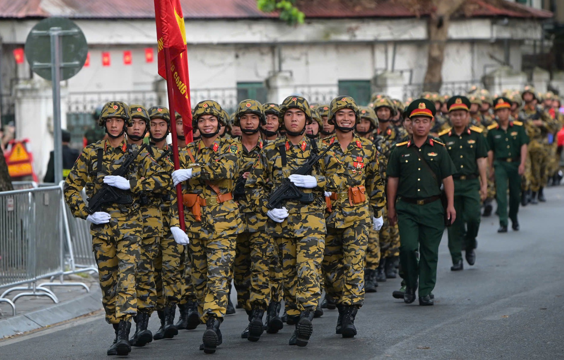 hop-luyen-dieu-binh-dieu-hanh-lan-2-cho-su-kien-trong-dai-cua-dat-nuoc-160815_135