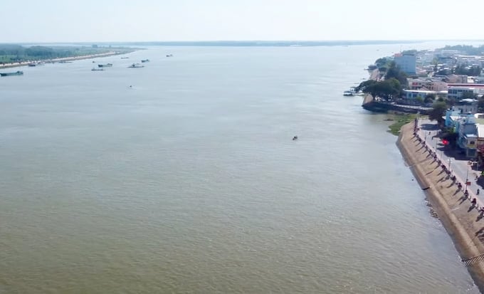Lũ đầu nguồn sông Cửu Long sẽ tăng mạnh do ảnh hưởng bão số 5. Ảnh: Sơn Trang. Lũ đầu nguồn sông Cửu Long sẽ tăng mạnh do ảnh hưởng bão số 5. Ảnh: Sơn Trang.