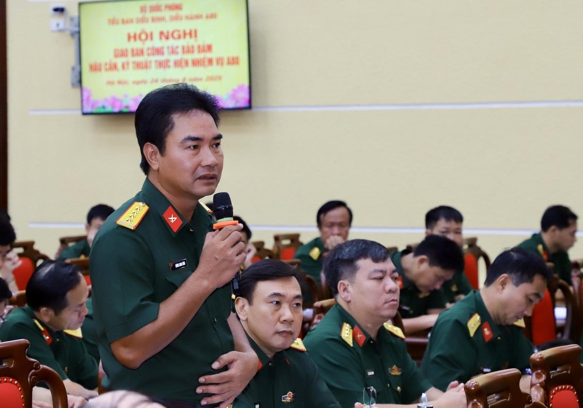 Các cơ quan chuyên môn báo cáo công tác bảo đảm hậu cần, kỹ thuật cho nhiệm vụ A80 cũng như trong buổi tổng hợp luyện cơ bản hoàn thành tốt nhiệm vụ được giao; các nội dung được triển khai thực hiện khá tốt. Ảnh: Thanh Tú. Các cơ quan chuyên môn báo cáo công tác bảo đảm hậu cần, kỹ thuật cho nhiệm vụ A80 cũng như trong buổi tổng hợp luyện cơ bản hoàn thành tốt nhiệm vụ được giao; các nội dung được triển khai thực hiện khá tốt. Ảnh: Thanh Tú.