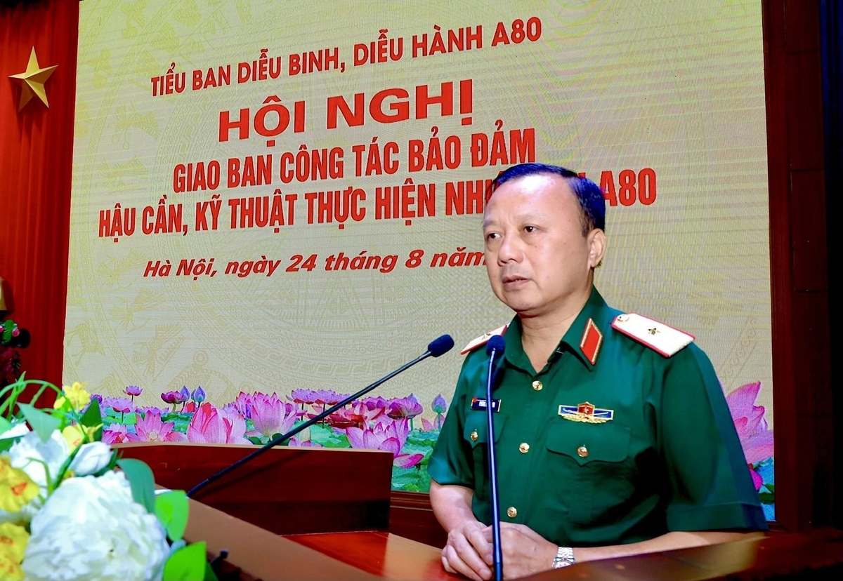 Thiếu tướng Phùng Ngọc Sơn, Phó Chủ nhiệm kiêm Tham mưu trưởng Tổng cục Hậu cần - Kỹ thuật, Phó Trưởng Tiểu ban diễu binh, diễu hành A80 Bộ Quốc phòng chủ trì Hội nghị. Ảnh: Thanh Tú. Thiếu tướng Phùng Ngọc Sơn, Phó Chủ nhiệm kiêm Tham mưu trưởng Tổng cục Hậu cần - Kỹ thuật, Phó Trưởng Tiểu ban diễu binh, diễu hành A80 Bộ Quốc phòng chủ trì Hội nghị. Ảnh: Thanh Tú.