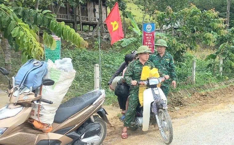 Cụ thể, ngành chức năng xã Phúc Trạch đã tiến hành sơ tán 21 hộ dân với 58 nhân khẩu đồng bào dân tộc Chứt ở bản Rào Tre ra khỏi vùng nguy cơ sạt lở. Cụ thể, ngành chức năng xã Phúc Trạch đã tiến hành sơ tán 21 hộ dân với 58 nhân khẩu đồng bào dân tộc Chứt ở bản Rào Tre ra khỏi vùng nguy cơ sạt lở.