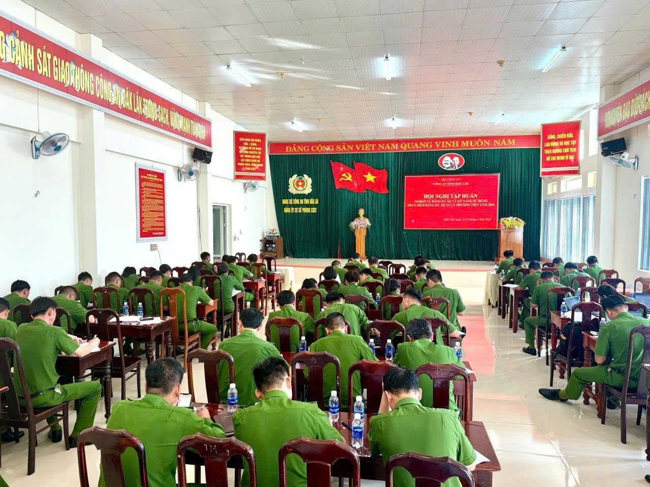 Hội nghị tập huấn với 148 cán bộ, chiến sĩ tham dự. Ảnh: Công an tỉnh Đắk Lắk.