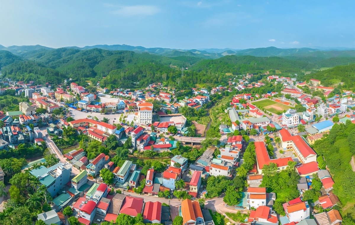 Bình quân mỗi năm tỷ lệ hộ nghèo ở Lạng Sơn giảm gần 3%. Điều này góp phần làm cho bộ mặt nông thôn ngày càng khởi sắc. Ảnh: Hoàng Nghĩa. Bình quân mỗi năm tỷ lệ hộ nghèo ở Lạng Sơn giảm gần 3%. Điều này góp phần làm cho bộ mặt nông thôn ngày càng khởi sắc. Ảnh: Hoàng Nghĩa.