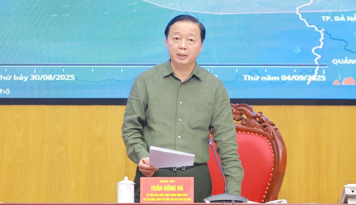 Phó Thủ tướng Trần Hồng Hà trực tiếp chỉ đạo ứng phó bão số 5 tại Sở chỉ huy tiền phương của Chính phủ ở địa bàn Nghệ An. Ảnh: Ngọc Linh. Phó Thủ tướng Trần Hồng Hà trực tiếp chỉ đạo ứng phó bão số 5 tại Sở chỉ huy tiền phương của Chính phủ ở địa bàn Nghệ An. Ảnh: Ngọc Linh.